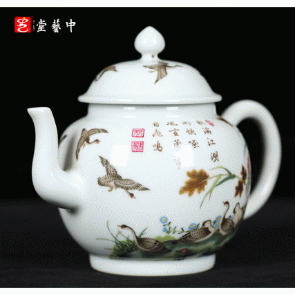 复刻大英博物馆藏珍·珐琅彩瓷芦雁壶 | 王辉再现乾隆文人瓷绝品 | 诗书画印，秋景逸趣，掌中珍玩