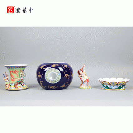 珐琅彩《不鼓自鸣尊》 | 王辉大师再现盛唐112窟天籁胜景 | 三尊乐伎翩跹，法器自鸣，宝石蓝釉映盛唐华章