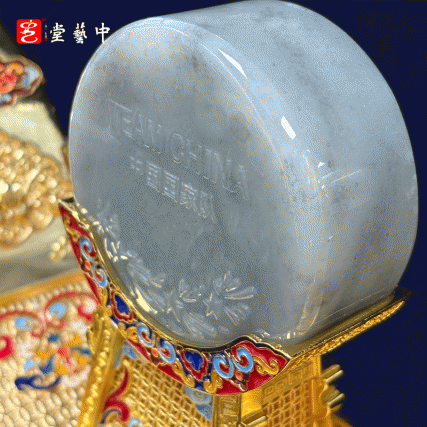 故宫百年首款宫标景泰蓝《龙腾四海》（青花籽料款）荣耀登场！四大非遗泰斗联袂，与国宝同展，限量首发